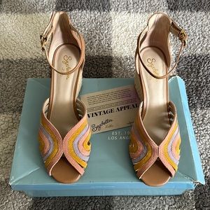 Seychelles wedges size 7 1/2